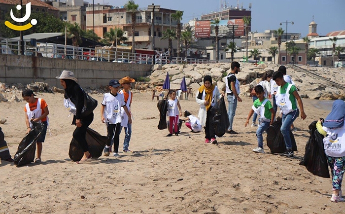 Banin Charity Association took the initiative to clean the beach of sidon