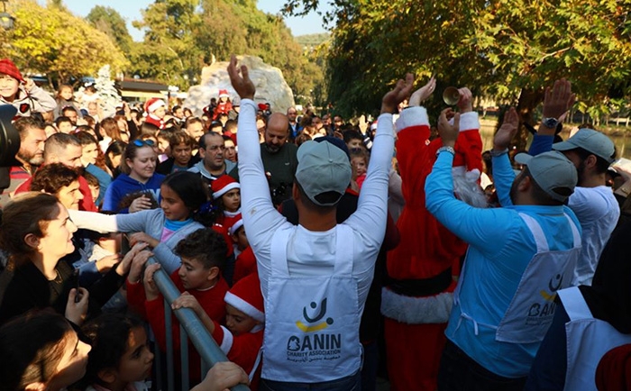 Banin celebrates Christmas in several Lebanese regions, and the Commune of Eid distributed more than 3000 gifts for children. children Translations of
